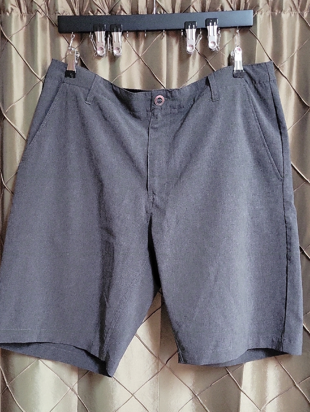 VGUC- Volcom ‘Surf & Turf’ Flat Front 4 Way Stretch Shorts - Picture 2 of 10